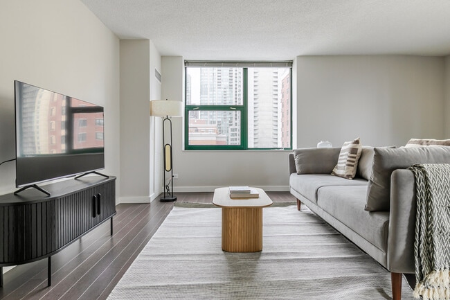 77 W Huron St unit FL10-ID1381, Chicago, IL 60654 - photo 4