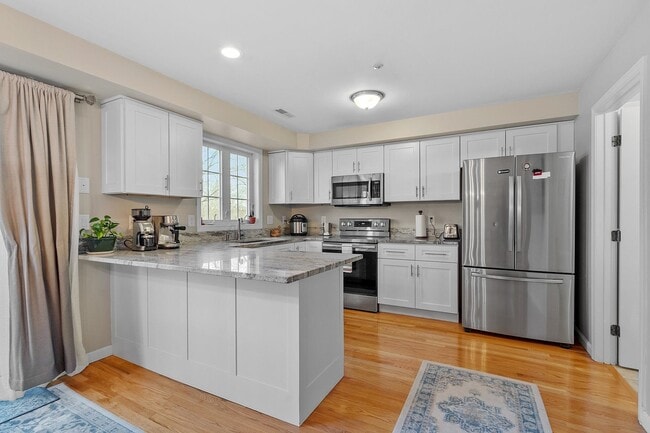 58 Andrew St, Manchester, NH 03104 - photo 2