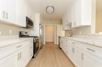 8040 W 83rd St, Playa Del Rey, CA 90293