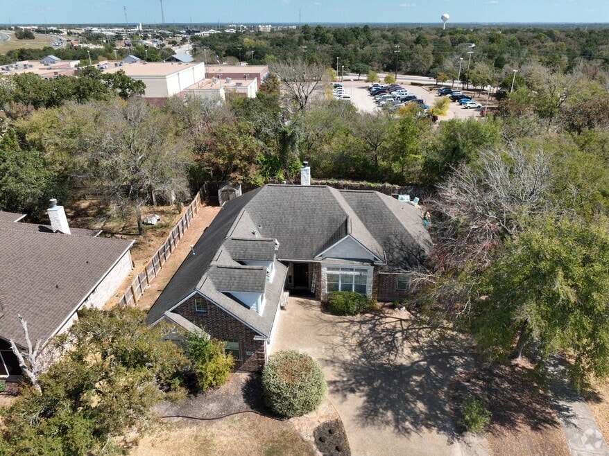 2051 Ravenstone Loop, College Station, TX 77845 - photo 2