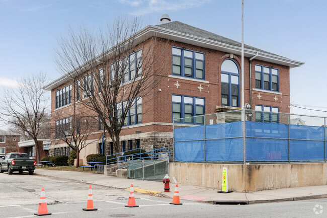 Grant Elementary School in Ridgefield Park, NJ serves students in grades K-6.