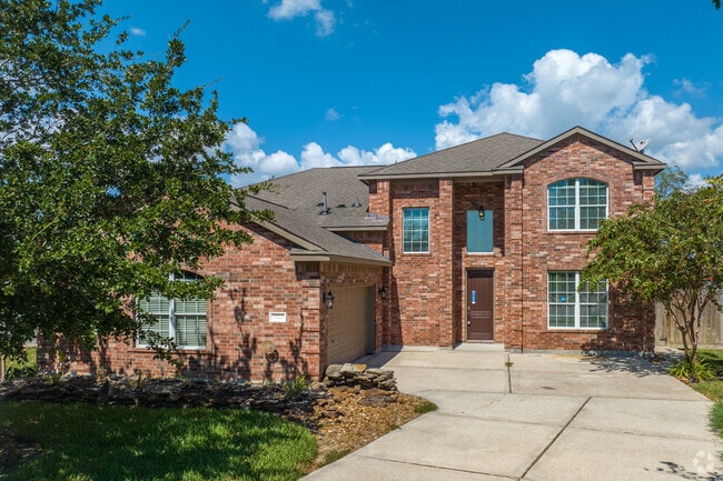 Mont Belvieu, TX is home to a range of traditional homes, from the classic to the timeless.