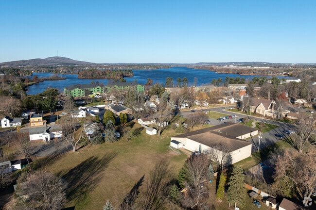 St. Peter Lutheran School has a student-teacher ratio of 13 to 1.