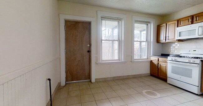 8 Barrows St unit 1, Allston, MA 02134 - photo 3