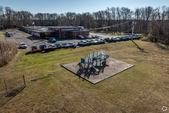 Leroy Gordon Cooper Elementary is a public school serving students in Old Bridge.