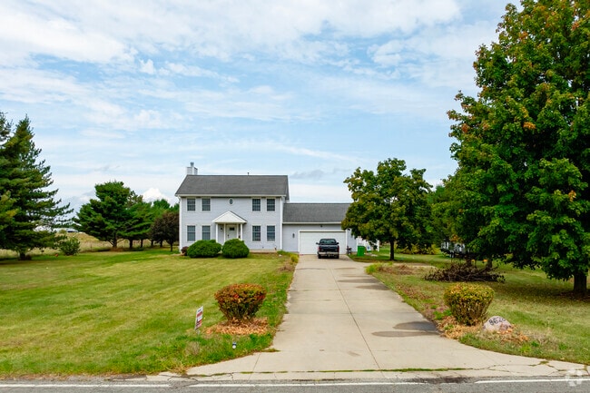 Many of the rural homes throughout Napoleon can be found on tree covered lots along back roads.