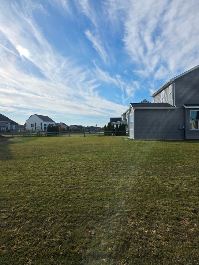 9425 Newbury Ln, Whitehouse, OH 43571 - photo 3