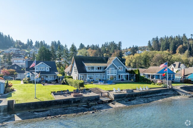 Waterfront homes are very common in the Utsalady neighborhood on Camano Island.