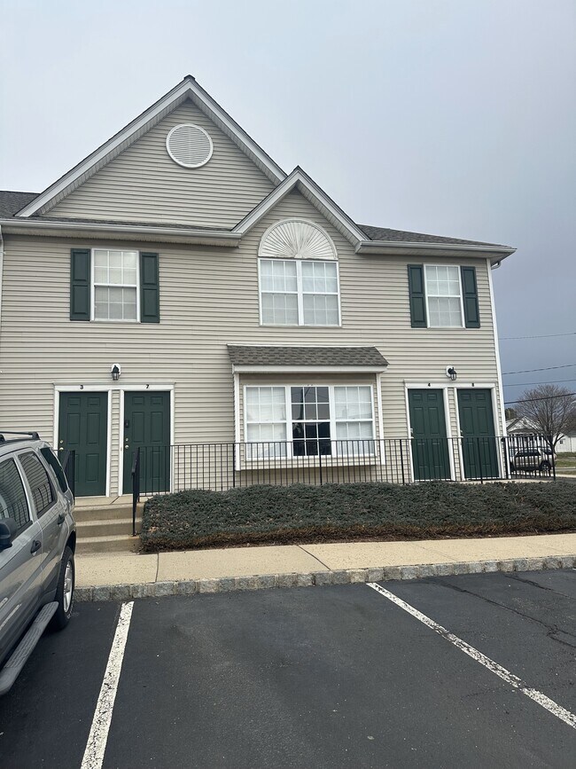 120 N 4th Ave, Manville, NJ 08835