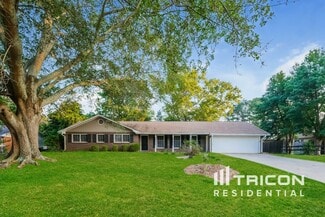 490 Rocky Creek Dr, Roswell, GA 30075
