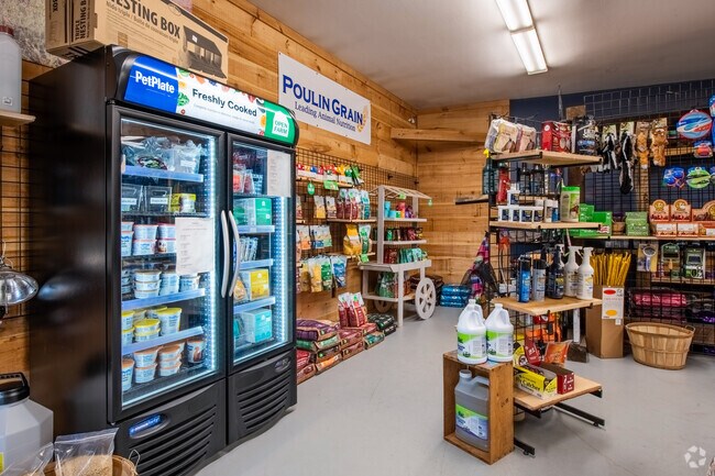 Low Places Ranch in Lunenberg has all of your country animal feed needs.