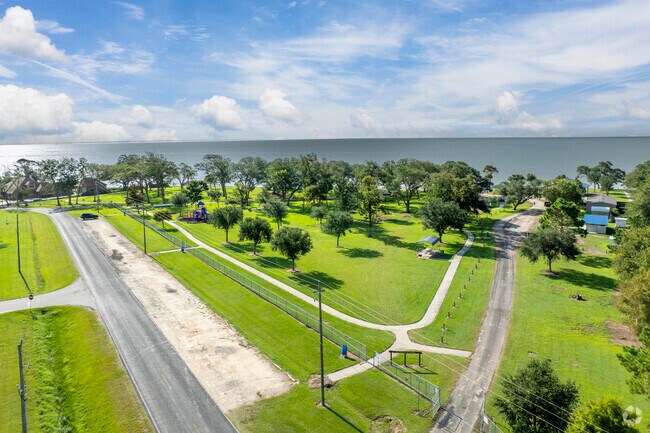 McCollum Park features a splash pad that cools off kids during hot summer days.