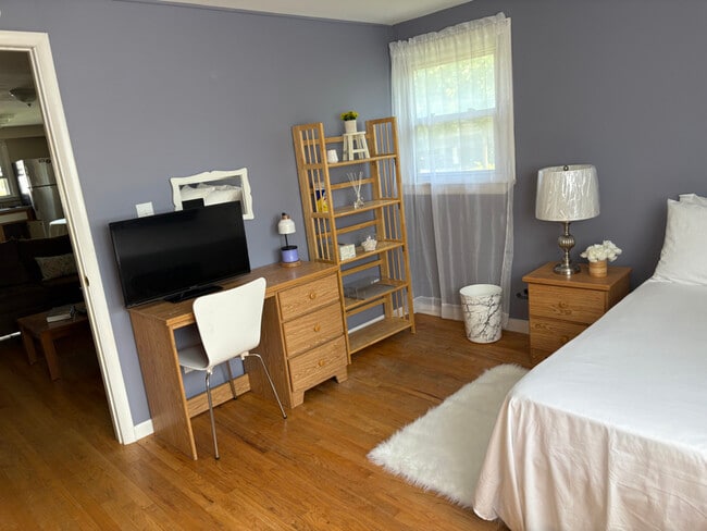 105 Robert Dr unit 107 Robert Drive, Syracuse, NY 13210 - photo 3