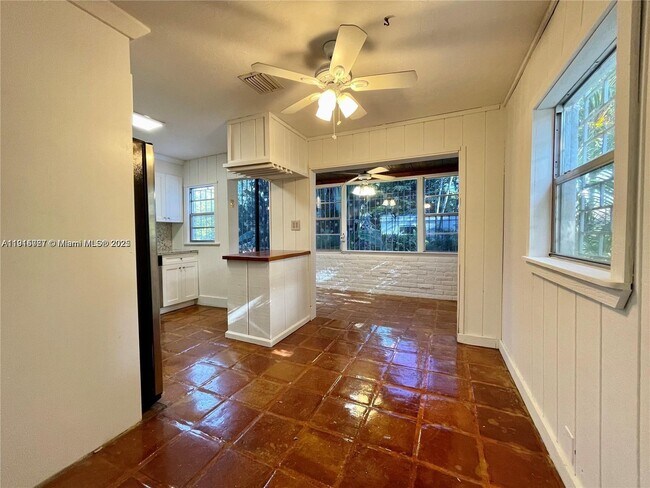 5842 SW 60th St, Miami, FL 33143 - photo 5