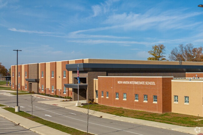 New Haven Intermediate School has 572 students in grades 3-6.