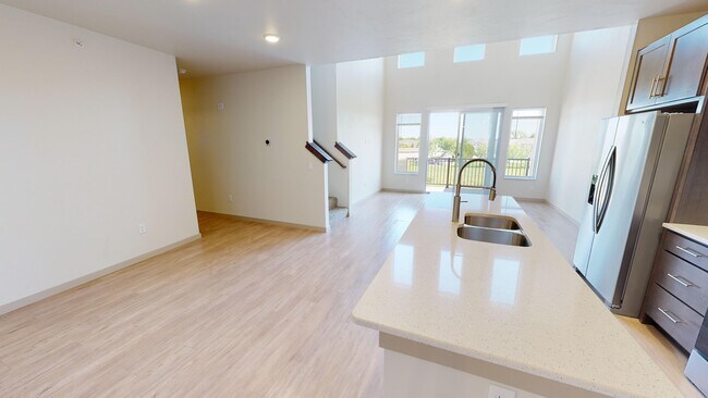 Cove at Crystal Lake, Green Bay, WI 54311 - photo 7