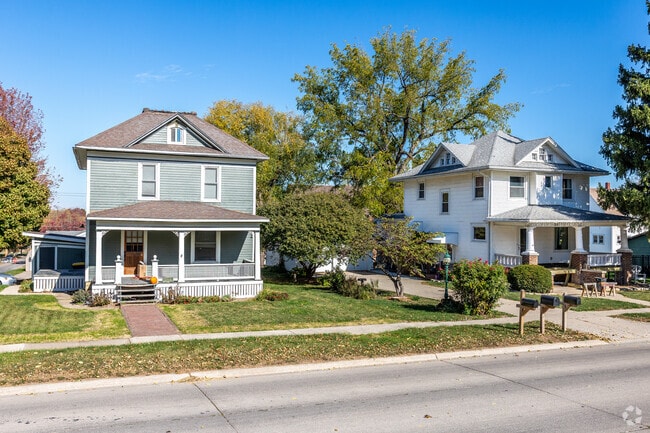 The older homes of Williamsburg each have unique histories and charm.