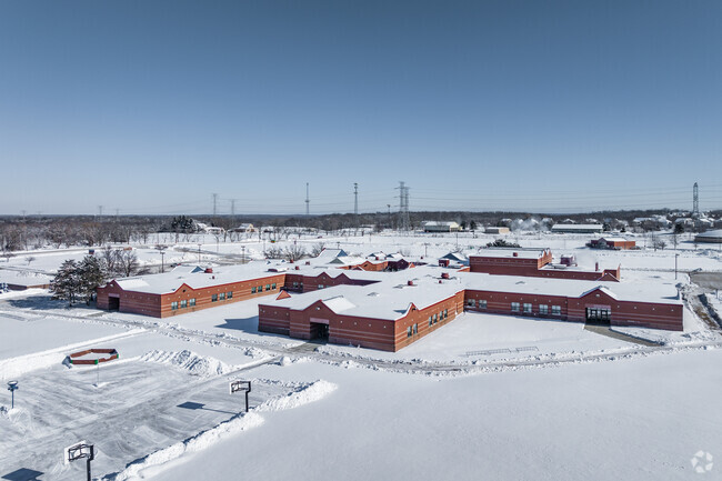 Deer Path Elementary School has a student-teacher ratio of 15-1.