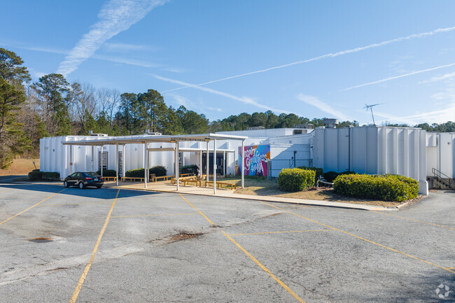 Birney Elementary School has a student-teacher ratio of 10 to 1.