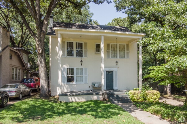 Cottage style home in Hillcrest located in Little Rock, Arkansas.
