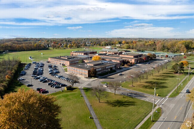 Rush-Henrietta Senior High School offers college credit courses through U of Rochester.