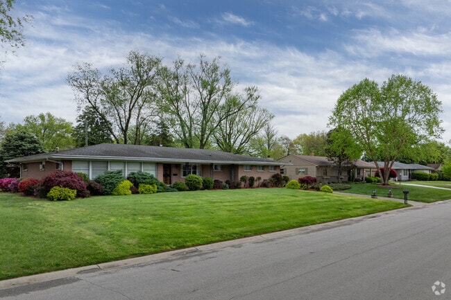 A row of ranch-style homes lines the streets of Oak Park.