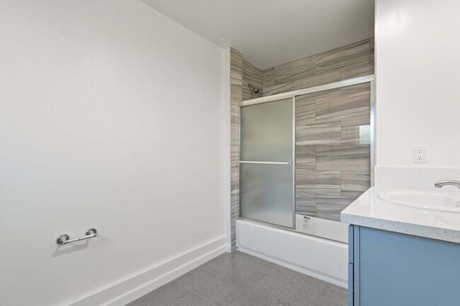 11808 Hart St unit 301, Los Angeles, CA 91605 - photo 5