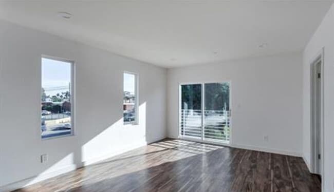 1765 Hauser Blvd, Los Angeles, CA 90019 - photo 2
