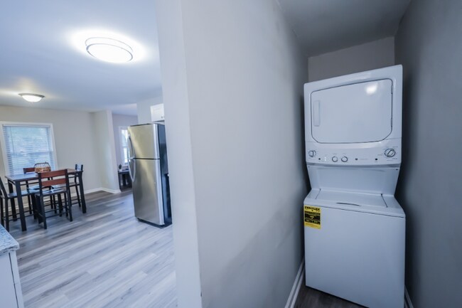 586 Oakside Dr SW unit A, Atlanta, GA 30331 - photo 6