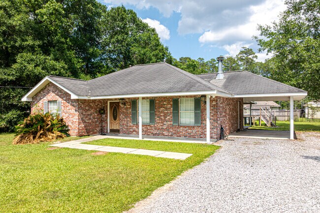 Brick ranch style area can be found throughout Lacombe.