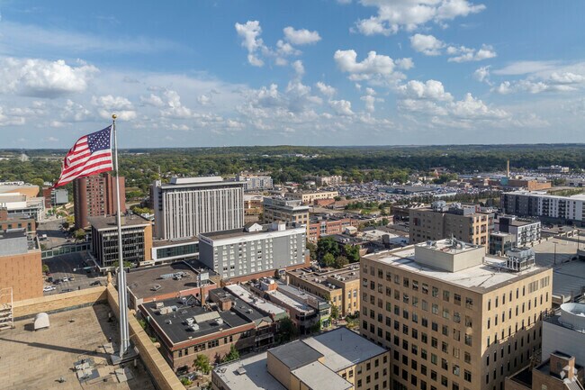 Rochester's central downtown boasts business centers and cozy restaurants.