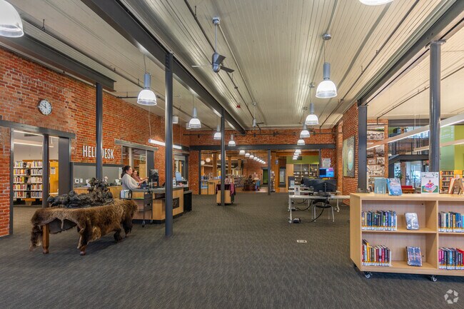 Downtown Lewiston has a public library offering many amenities like computers to use.