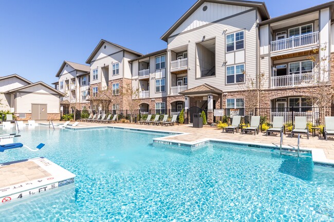 Resort-style Swimming Pool