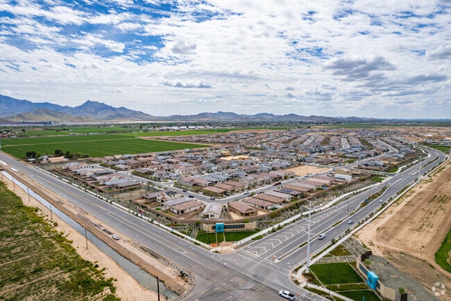 Alamar County, the location of Estrella Village, is a close knit community.
