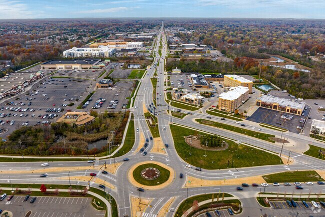 West Bloomfield Township residents have easy access to an assortment of shops and restaurants.