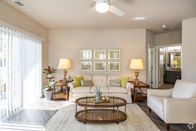 Elm Grove Heights (Luxury Senior Living), Elm Grove, WI 53122 - photo 3