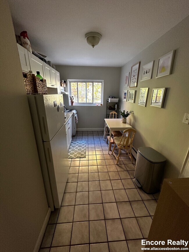 63 Selkirk Rd unit 12, Brighton, MA 02135 - photo 2