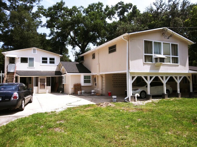 7107 Arlet Dr unit 2, Jacksonville, FL 32211 - photo 2