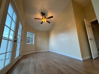 526 W 49th St, Los Angeles, CA 90037