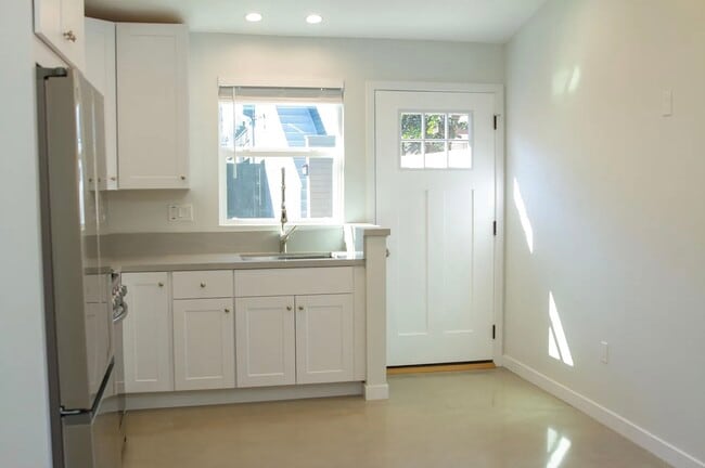 5246 Canoga Ave, Woodland Hills, CA 91364 - photo 6