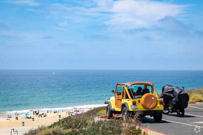 Torrance Beach has plenty of parking for Seaside, CA community members.
