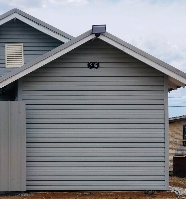 906 S Colorado St unit 1, Midland, TX 79701 - photo 3