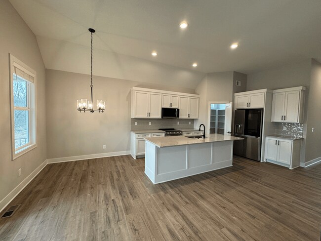 1418 SW Winthrop Dr, Lee's Summit, MO 64081 - photo 5