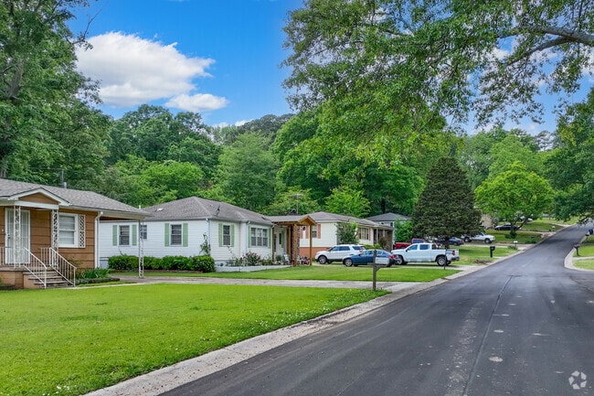 Craftsman style home are found in Roebuck Alabama.