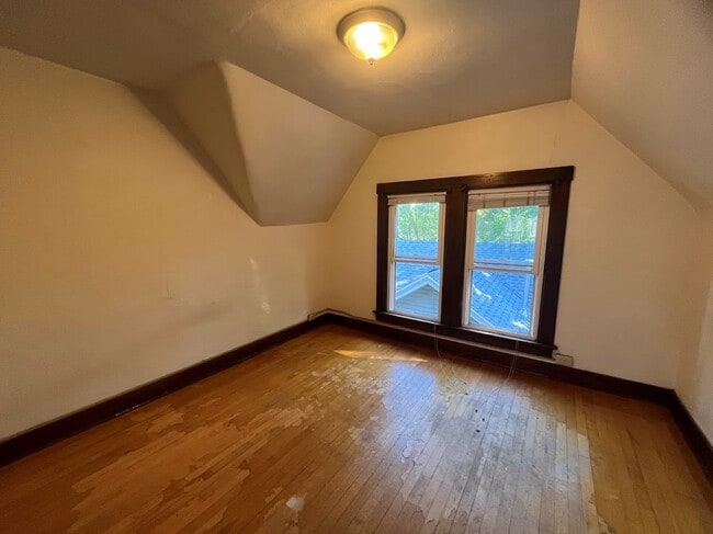 1037 Jenifer St unit 2, Madison, WI 53703 - photo 6