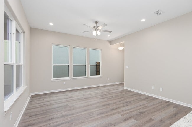 10325 N 15th St, McAllen, TX 78504 - photo 5