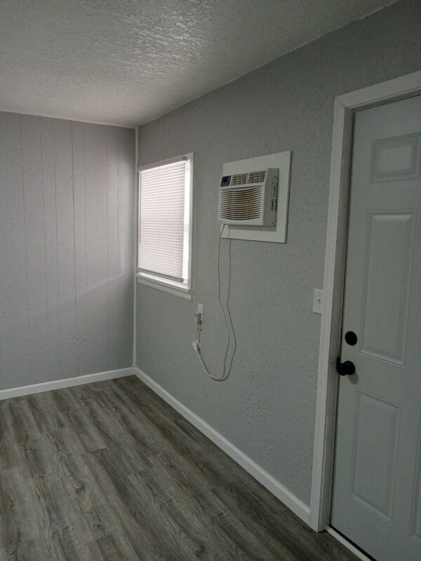 835 Us-20 unit 6, Lagrange, IN 46761 - photo 7
