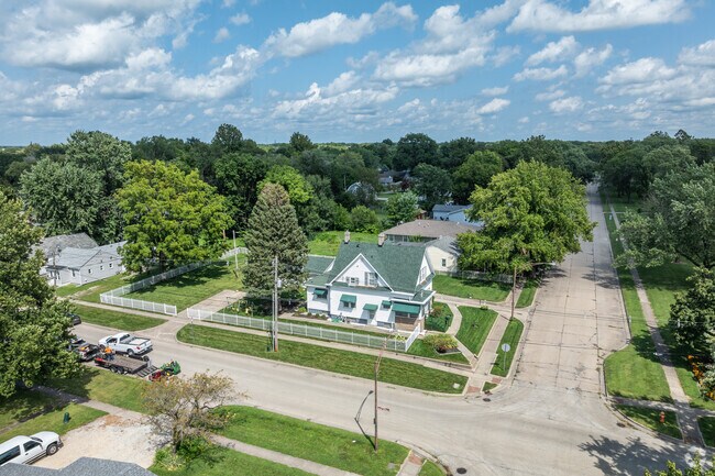 Enjoy the historic homes available in Douglass Park .