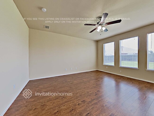 1000 Pebblecreek Dr, Burleson, TX 76028 - photo 4