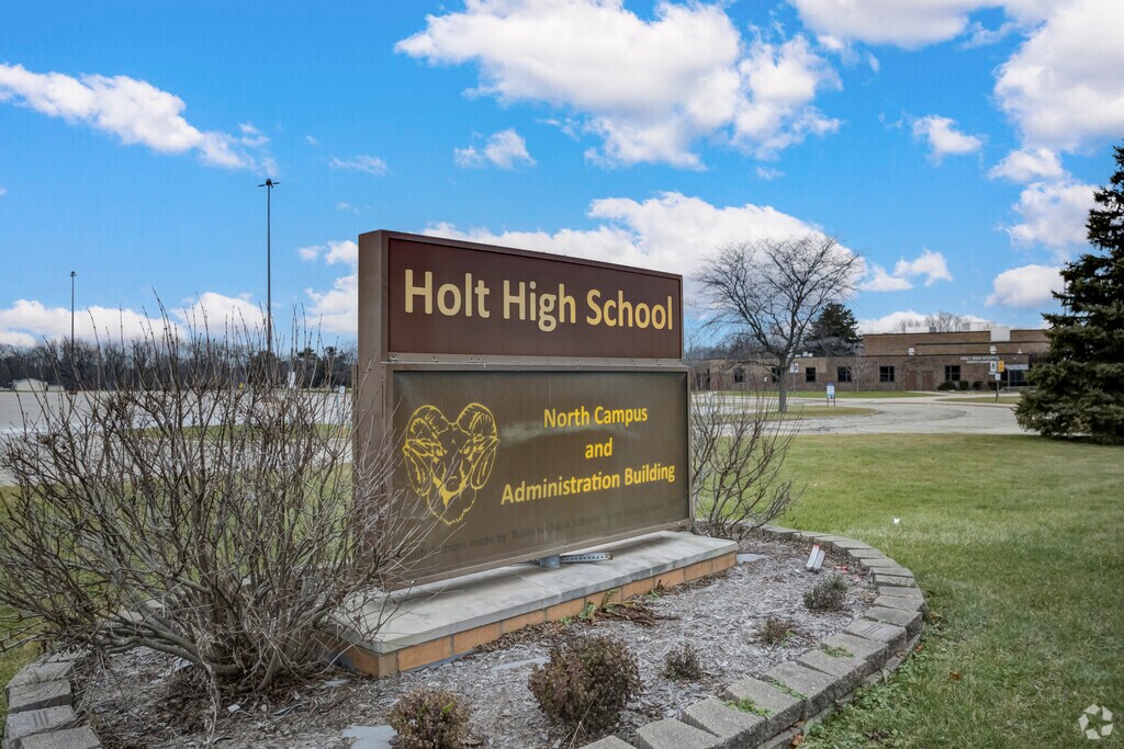 Holt High School - North Campus, Signage